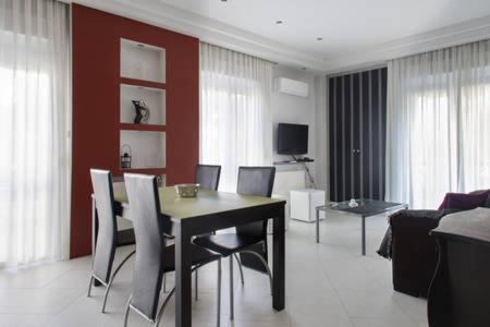 Glyfada Riviera Home Атина Екстериор снимка